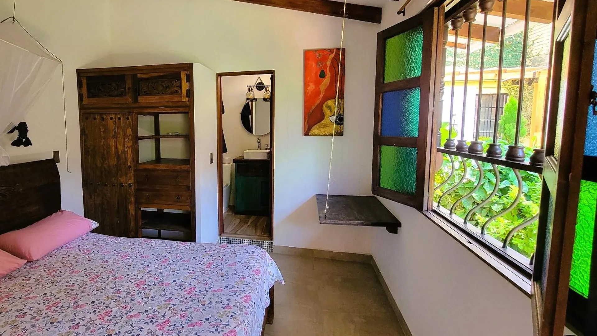 Beautiful Double Room, Private Bathroom, Garden カリ